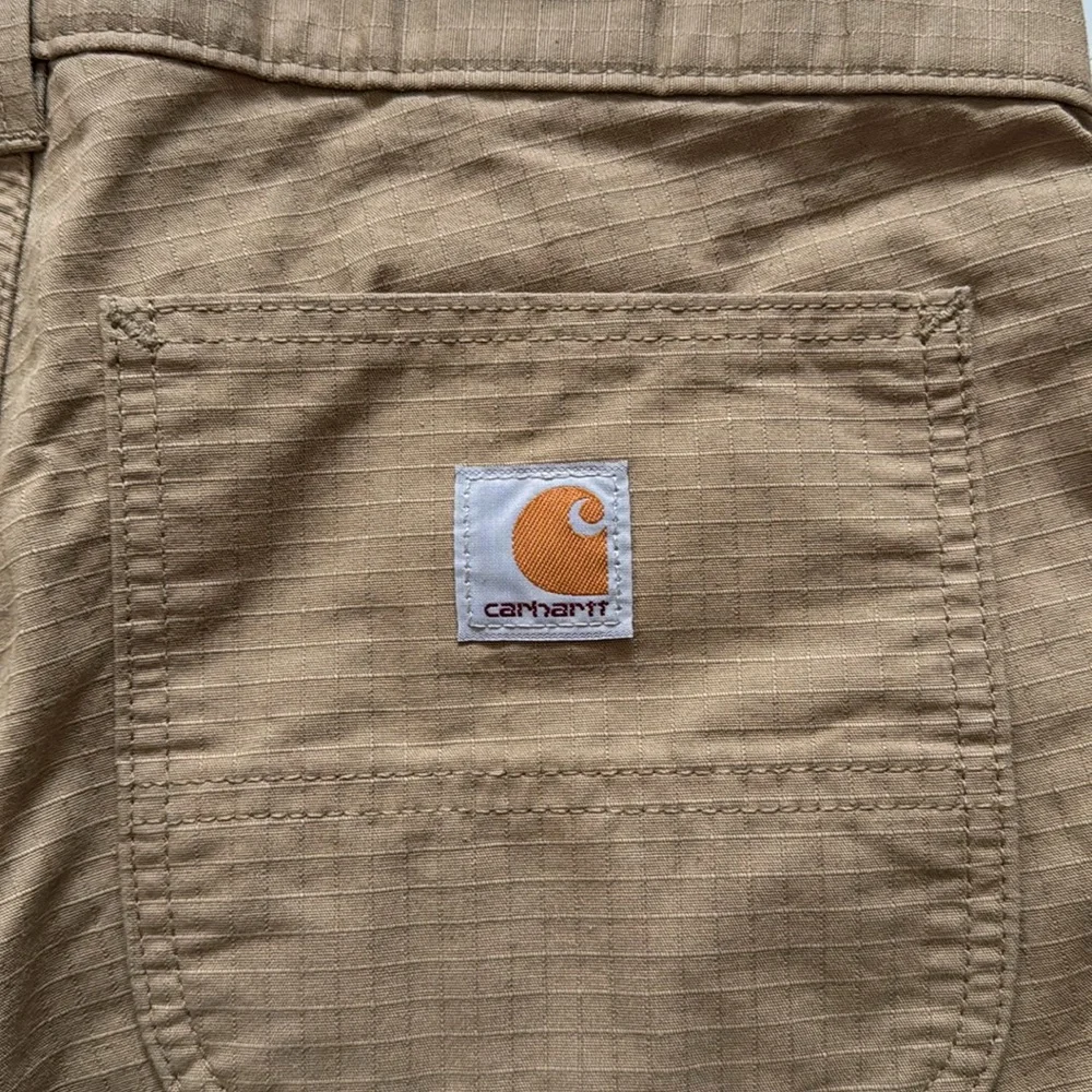 Carhartt NWOT Relaxed Fit Force Broxton Tan - khaki Cargo shorts. Men’s size 30